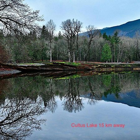 Private Suite 2Br Near Hwy 1, Heritage Park, Coliseum, Cultus Lake, Fishing, Чилівак Екстер'єр фото